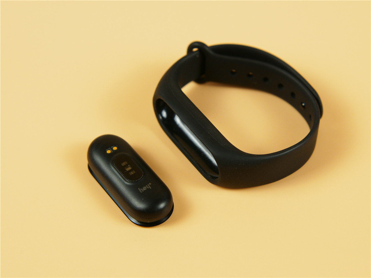 黑加手环只能APP查询监控数据？不存在的，利用天猫精灵语音也行