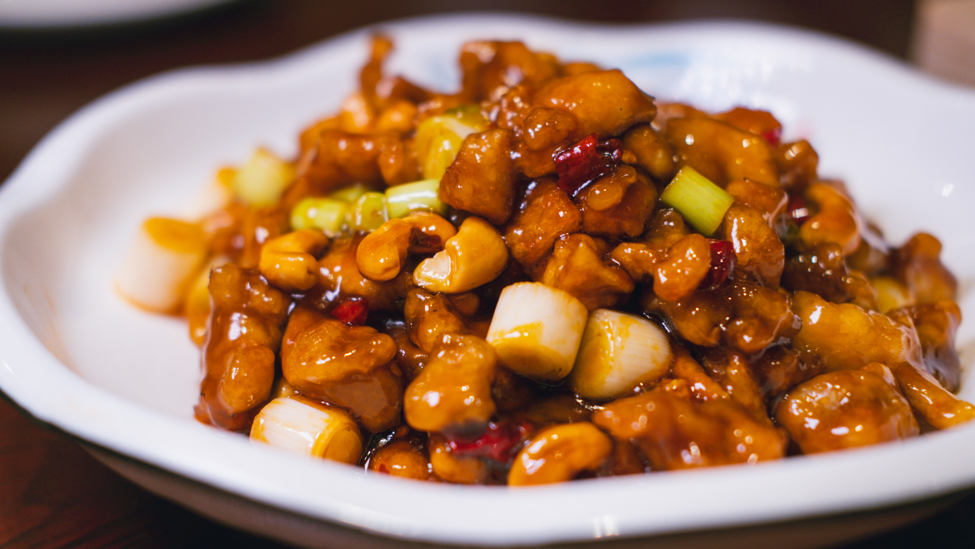 想尝尝老大连街的味道吗？这家店带你感受浓浓“大连范”