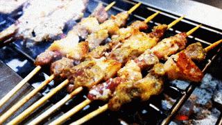 烧烤师傅教你零基础烤羊肉串,买直接串好的羊肉串怎么烤