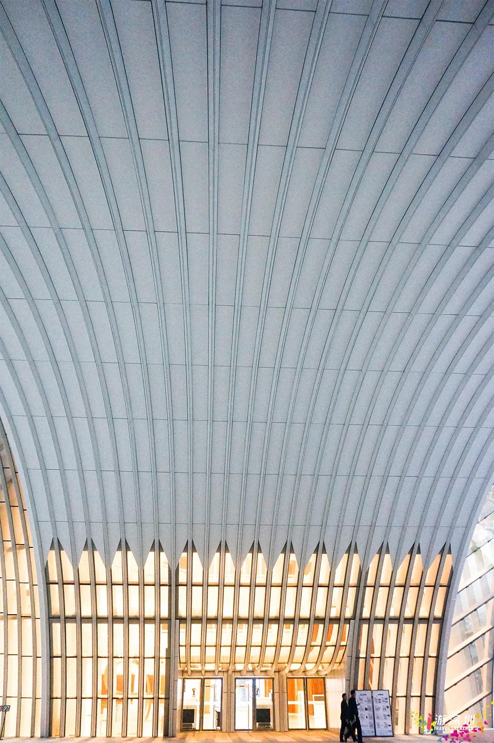 又是看完想去系列！深圳这个高颜值新地标，地铁直达还免费