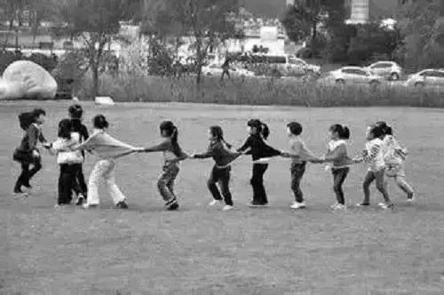 人越老越喜欢回忆过去,人一旦老了就特别爱回忆