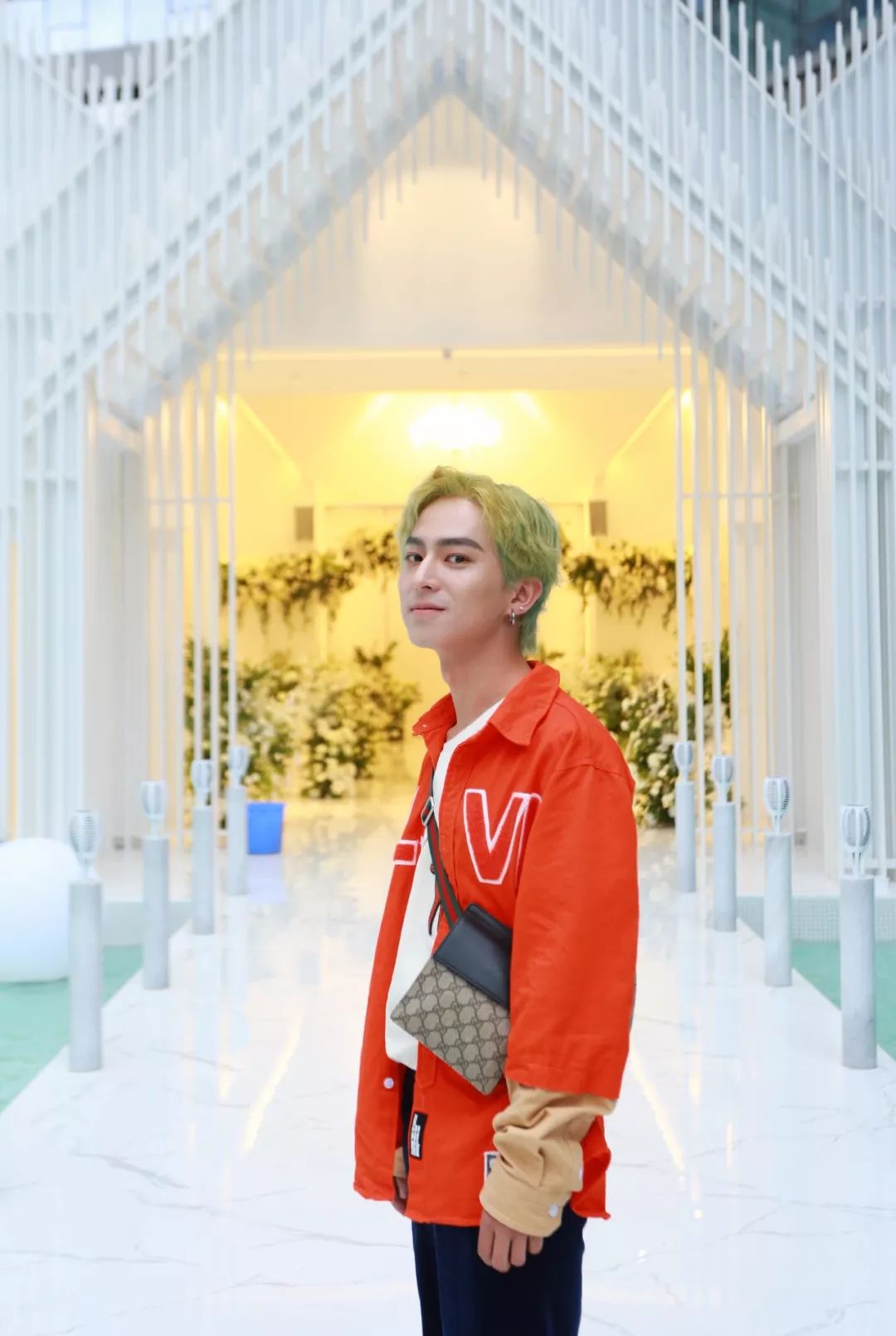 look缃戠孩,look鍝ュ摜