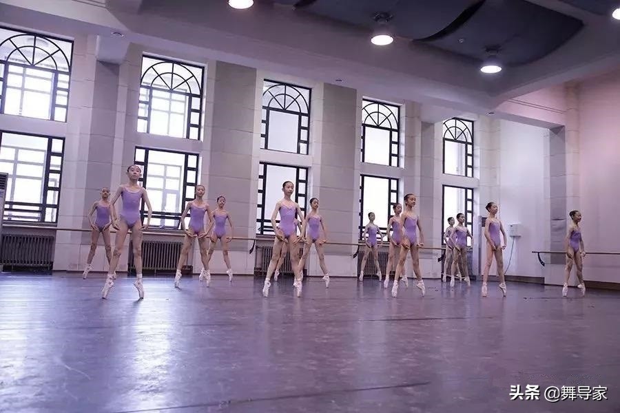 除了北舞附中还有哪些附中,需要校考的舞蹈学校有哪些