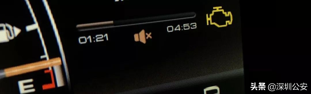 停车灯亮起是什么故障,仪表盘上哪些故障灯是必须停车的