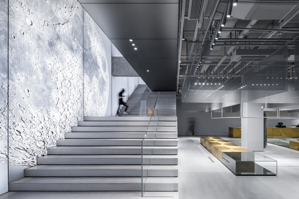 ur华师旗舰店,ur莘庄旗舰店