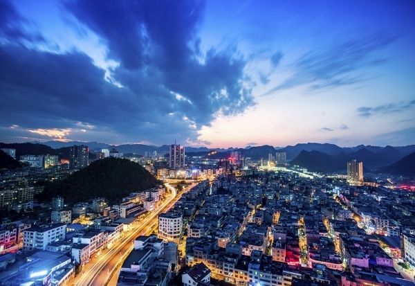 当你回到家乡其实思念的不是家乡,再也回不去的家乡