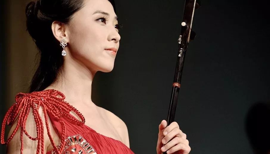 二胡快速换弦练习最佳方法,二胡练习提高音准的方法