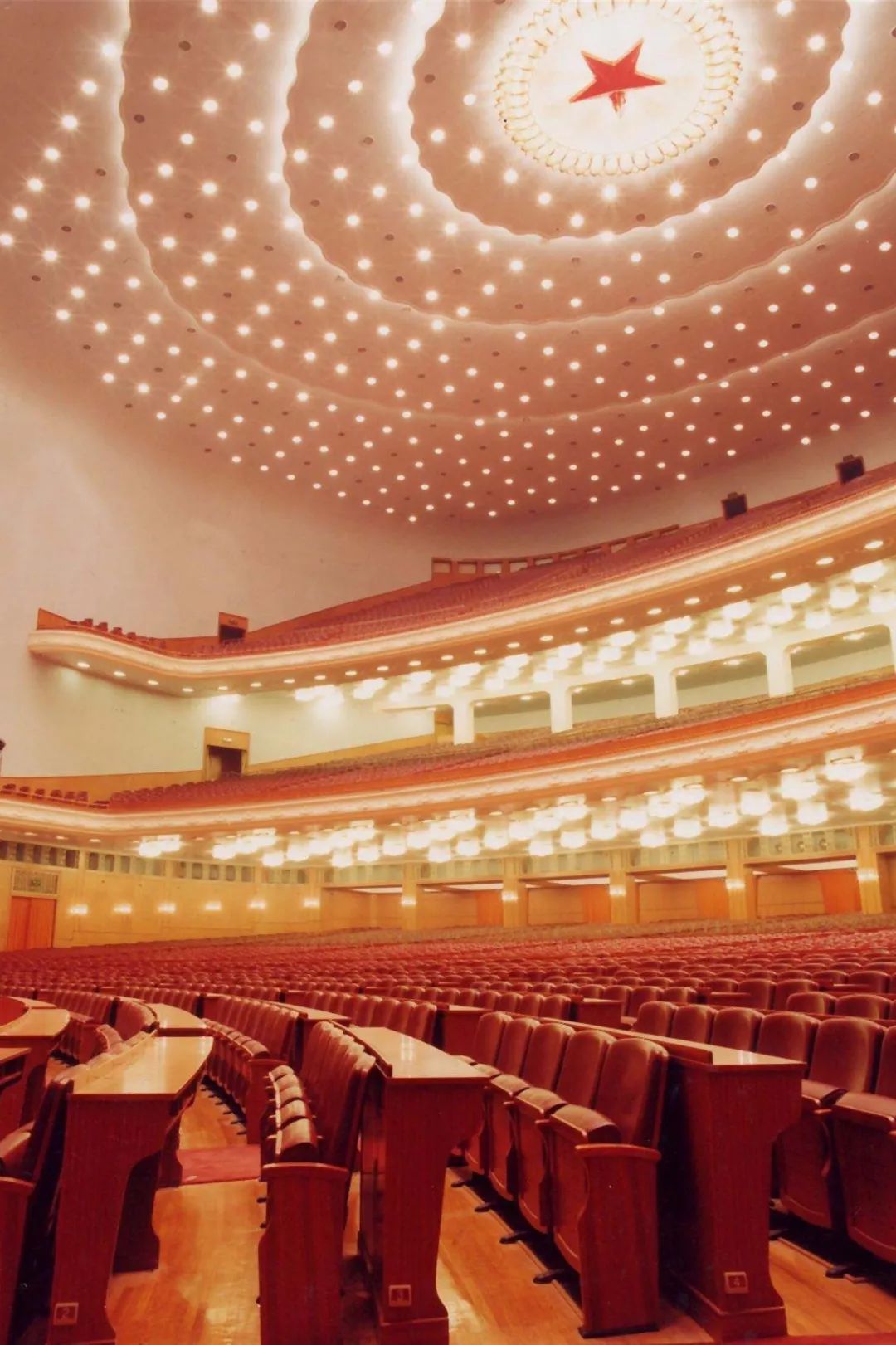 人民大会堂的桌椅什么牌子,人民大会堂国宾家具图片