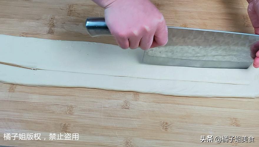 面粉新吃法外酥里嫩超好吃,面粉里加鸡蛋教你秘制新做法