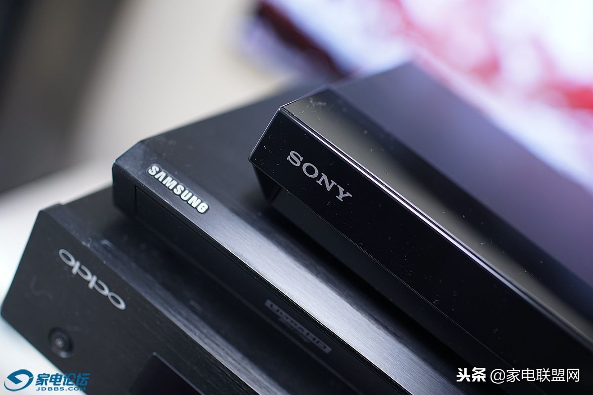 索尼蓝光ax700与x800m2哪个好 (索尼4k蓝光x700)