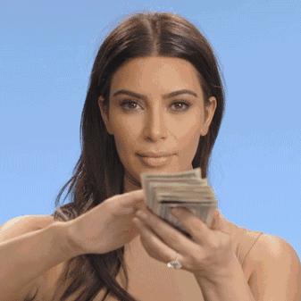 生长于戏精家族，靠整容，卖口红，成为福布斯最年轻的富婆