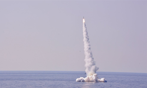 非洲头号强国测试潜射导弹，曾大量引进中俄*器武**，军力堪比英法德