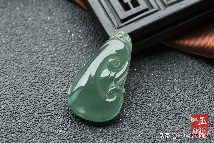 翡翠带有油青好还是不带油青好,冰油青和普通油青有什么区别