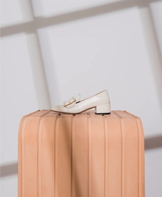 穆勒鞋金扣半拖,HotStuff