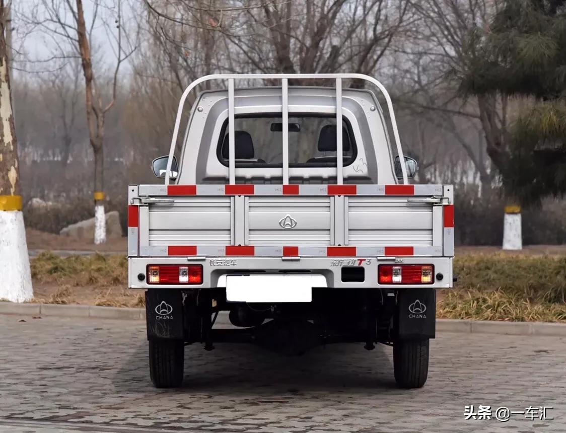 电动助力+中控大屏+倒车影像，长安新豹T3：谁说干粗活就不懂享受