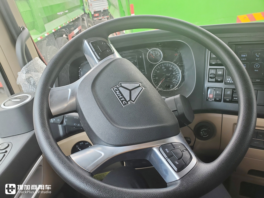 豪沃新款tx7配置,豪沃tx7290马力7.8米底盘多少钱