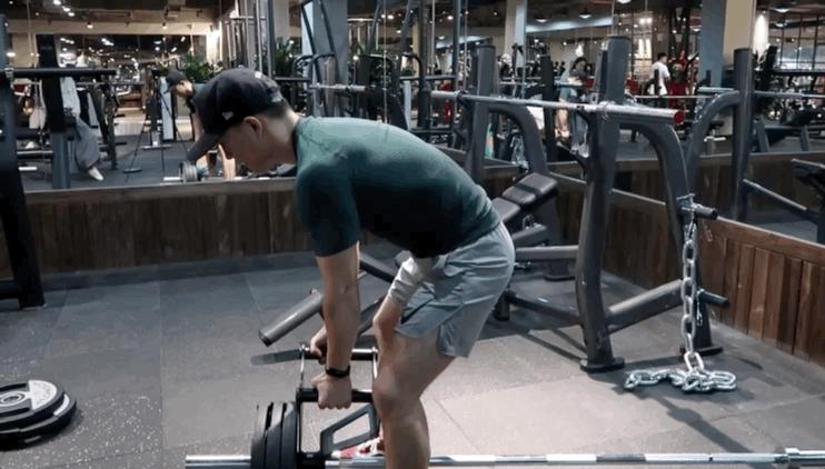 t杆划船半握还是全握,t杠划船示范讲解