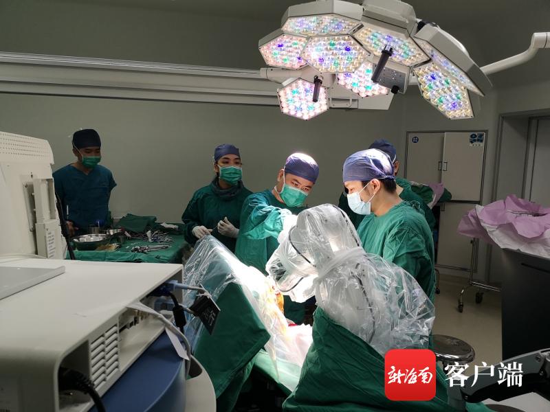 海南帕金森病脑起搏器手术,海南外科手术机器人