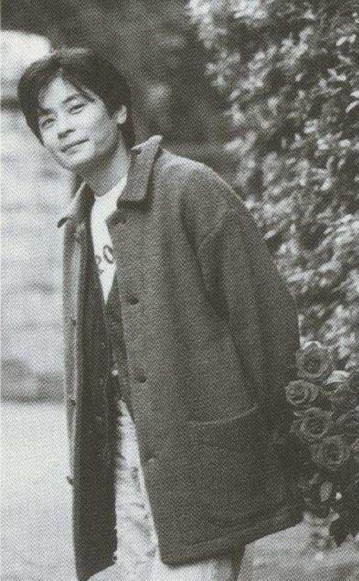 王杰被毒哑事件自导自演,歌手王杰被什么人毒哑的