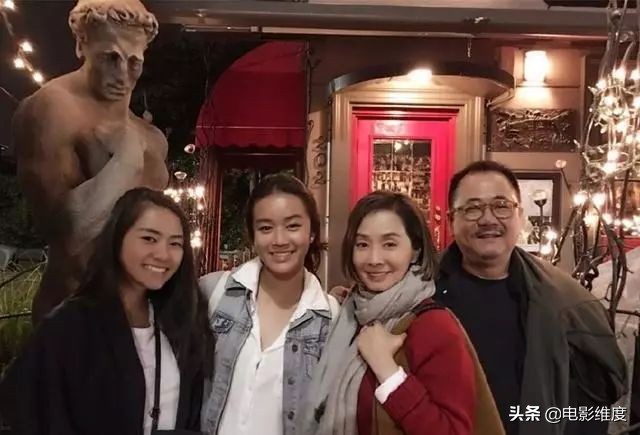 60岁“毛毛”感情一波三折，三婚嫁给区丁平，2个女儿颜值高