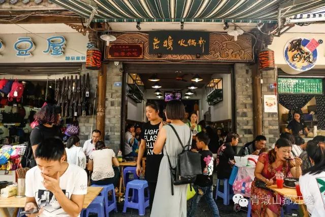 坐上公交去旅行!跟着这条101路线,带你玩遍大半个都江堰~一站一景,吃喝玩乐一网打尽!