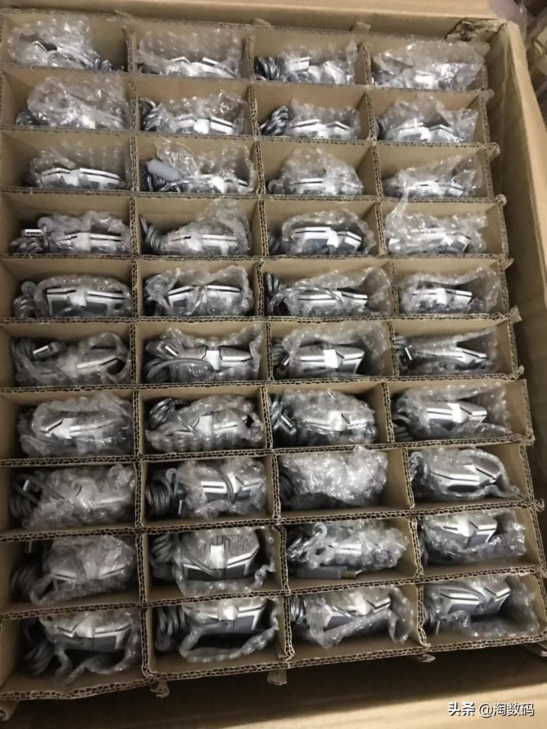 仅¥69元:PUBG固件级优化+1680万色RGB灯效+9键多模+赛车设计感