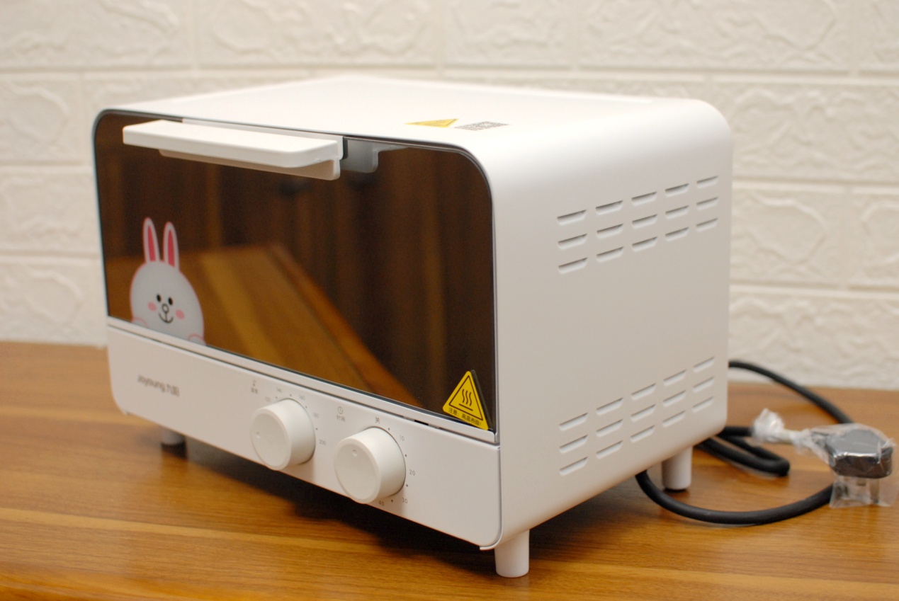 和可妮兔一起做烘焙，让生活多点小可爱：九阳LINEFRIENDS小烤箱