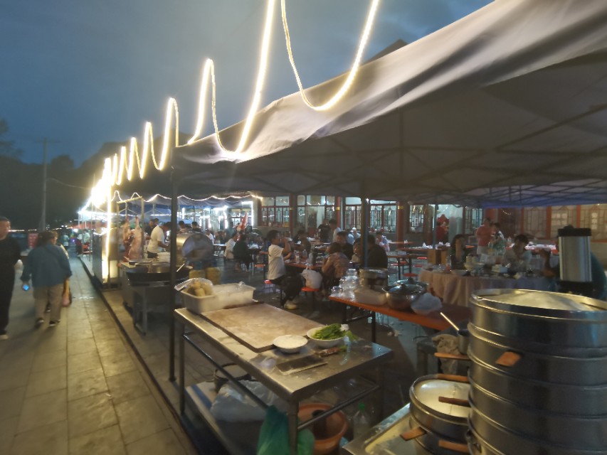 宿在驼梁，感受一种无忧的生活/郝贵云