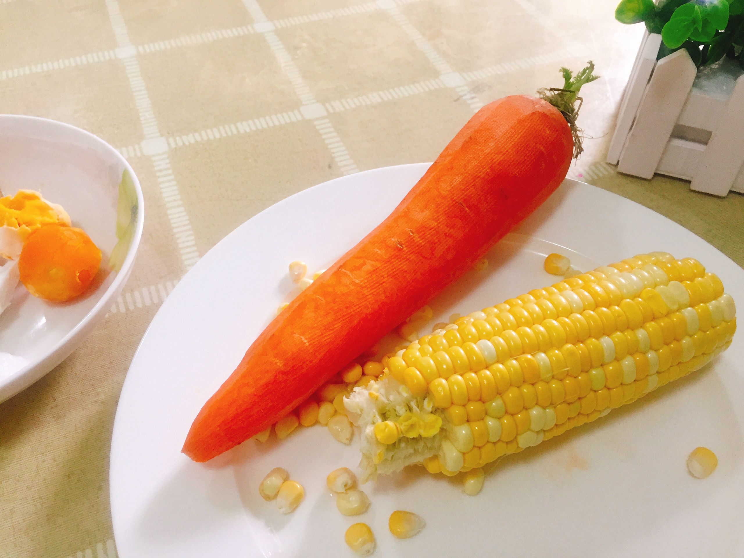 金玉满堂红萝卜炒玉米丁,金玉满堂玉米粒黄瓜胡萝卜的做法