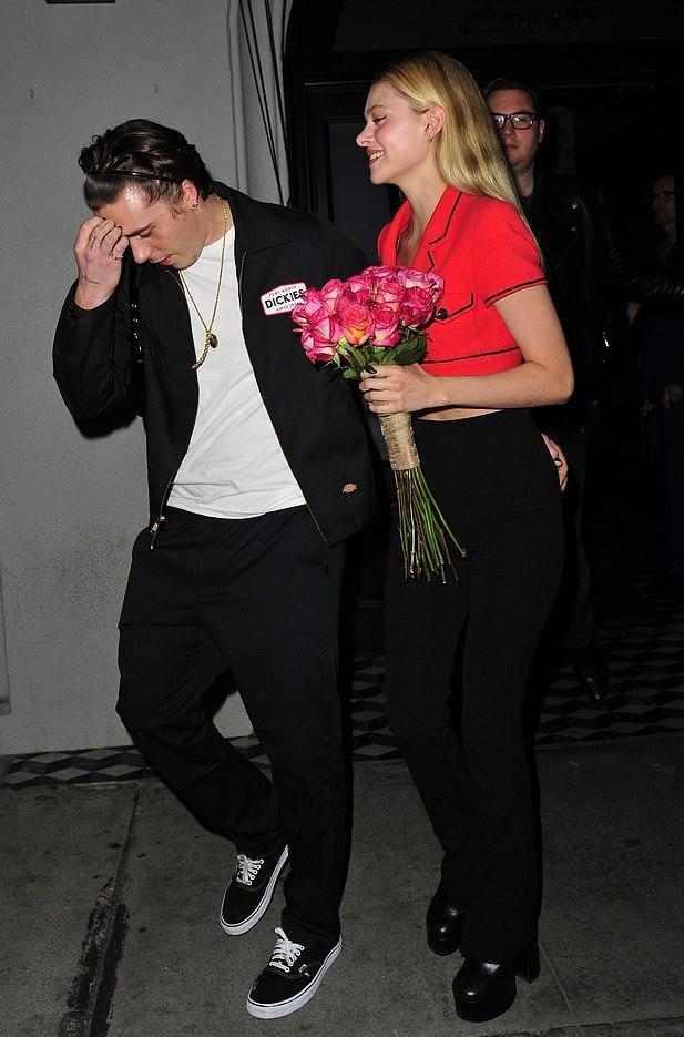 贝嫂大儿子最新照片,贝嫂和二儿子秀恩爱的视频