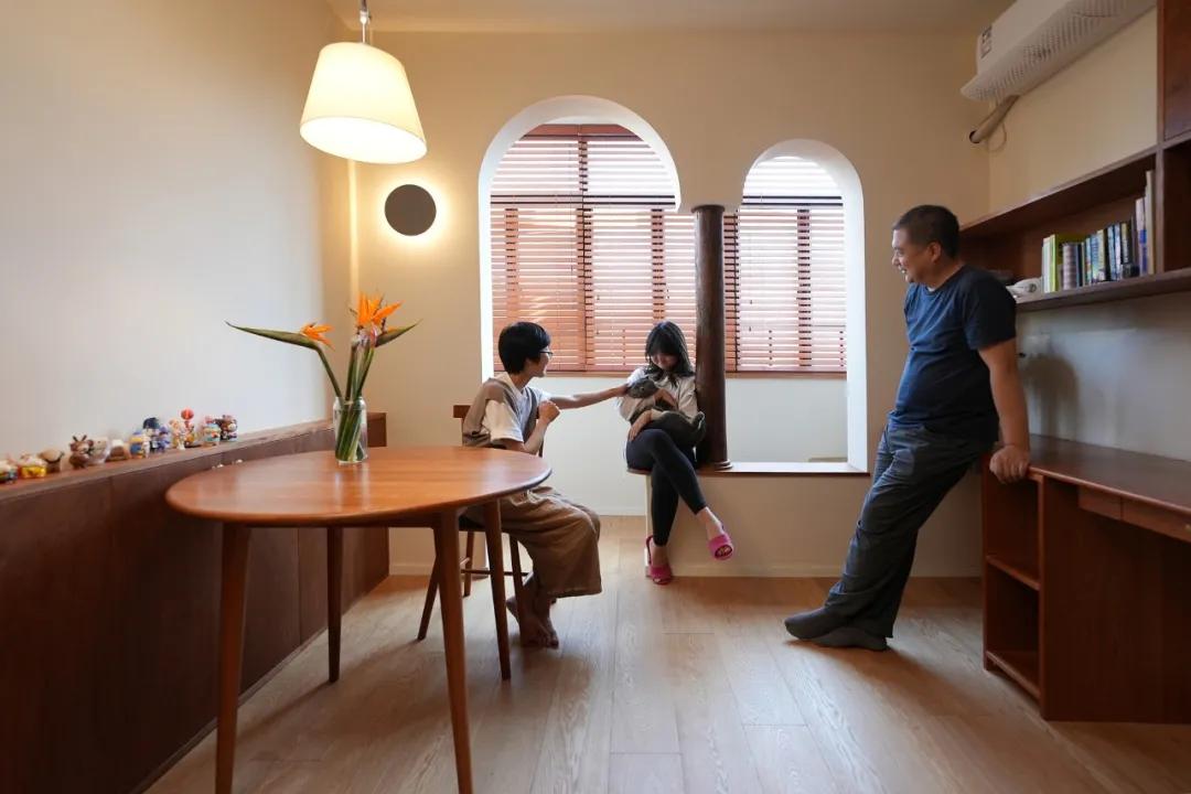 从180㎡搬到45㎡,三口之家越住越小,女儿却说现在最好