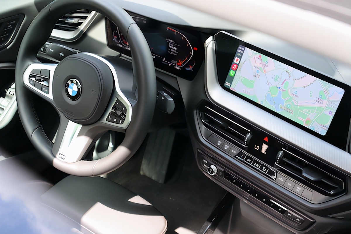 试驾宝马2系四门轿跑｜一辆前驱宝马还有没有后驱的操控灵魂？