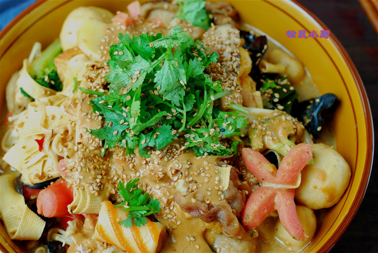 教你一个麻辣烫的做法,最好吃的麻辣烫做法和配方