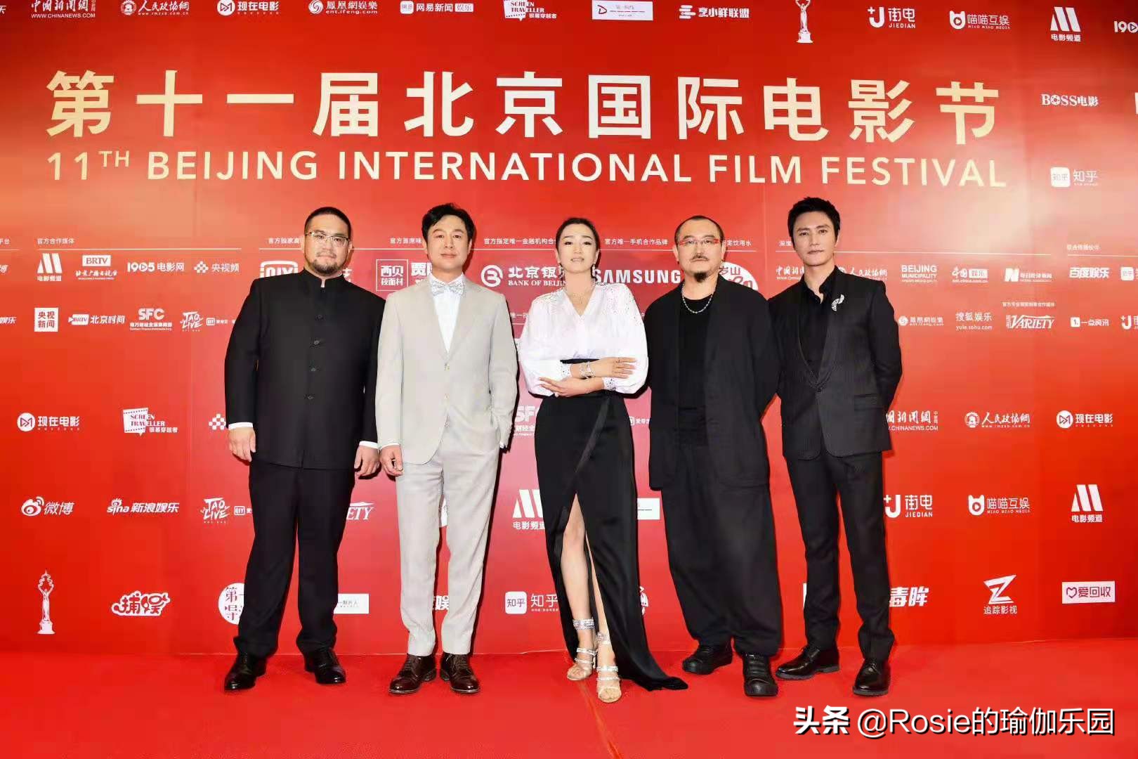 55岁巩俐和56岁张曼玉,巩俐抗衰老的秘诀