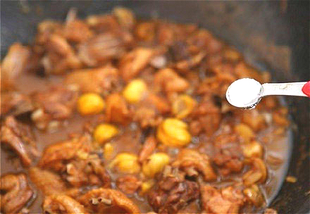 板栗烧鸡做法板栗怎么去皮,板栗烧鸡用熟的栗子