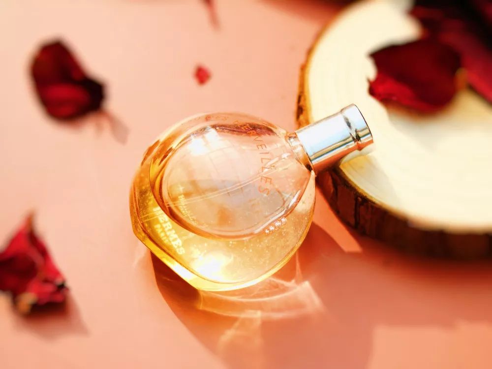 几款香水推荐让你优雅又甜美,七款经典香水总有一款适合你