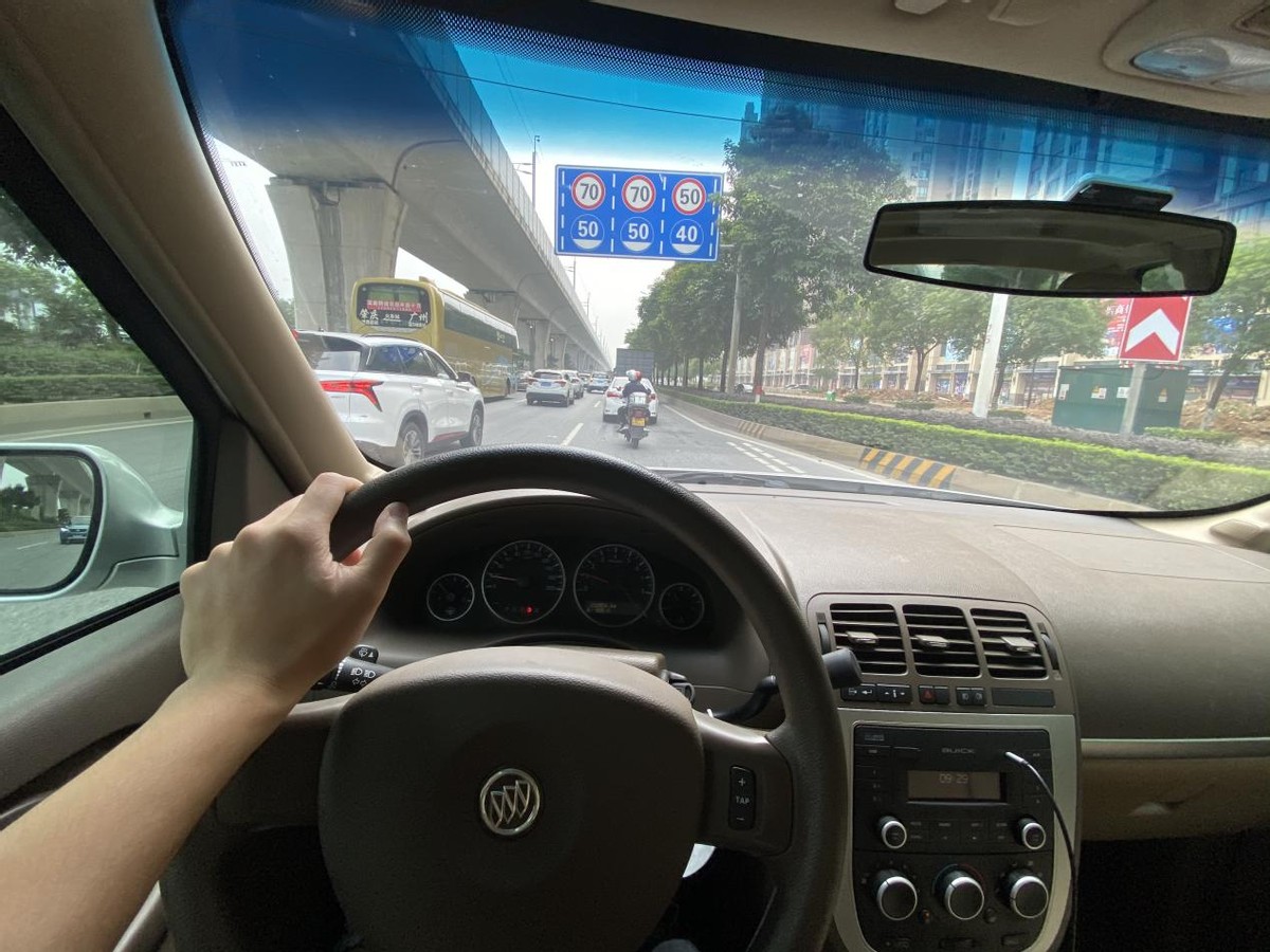 跟别克gl8很像的商务车,最新款别克gl8的性能和评价