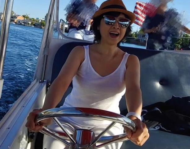 女儿国国王朱琳高清照片,女儿国国王朱琳73岁变成什么样了