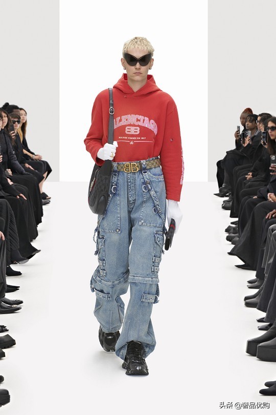balenciaga克隆秀场,balenciaga21年时装秀