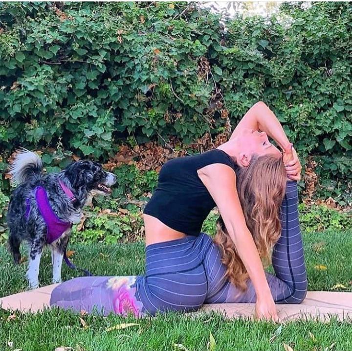 陈瑶穿露脐装,陈瑶穿格子衣服