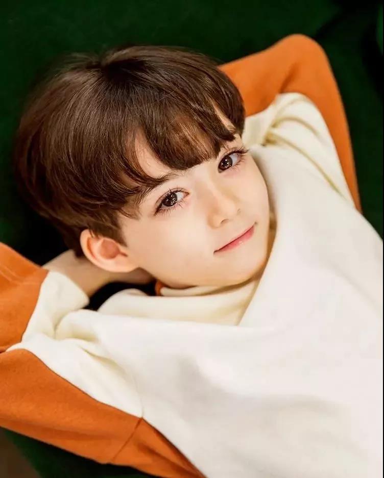 韩国神仙颜值小男孩,睫毛精小男孩韩国