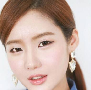 眼线液怎么画眼线视频教程,眼线液怎么画新手教程