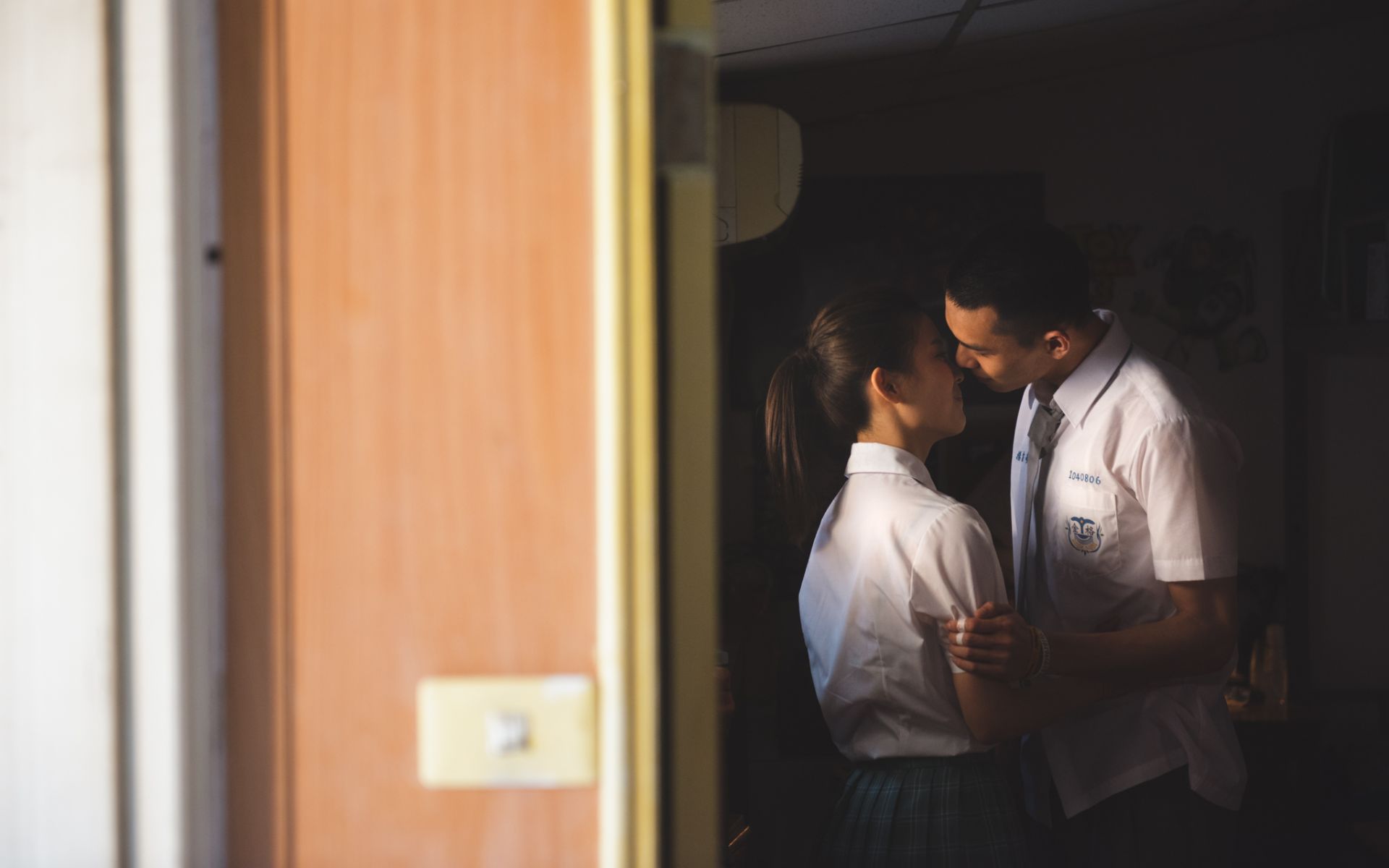 《*处破**》影评：一部象征意涵大于情节意义的公路电影