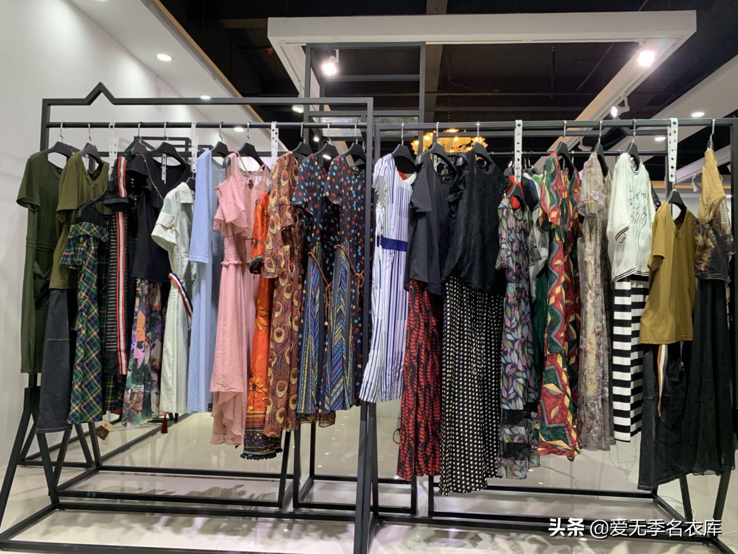 怎么逛批发服装店,县城服装折扣店从哪里进货