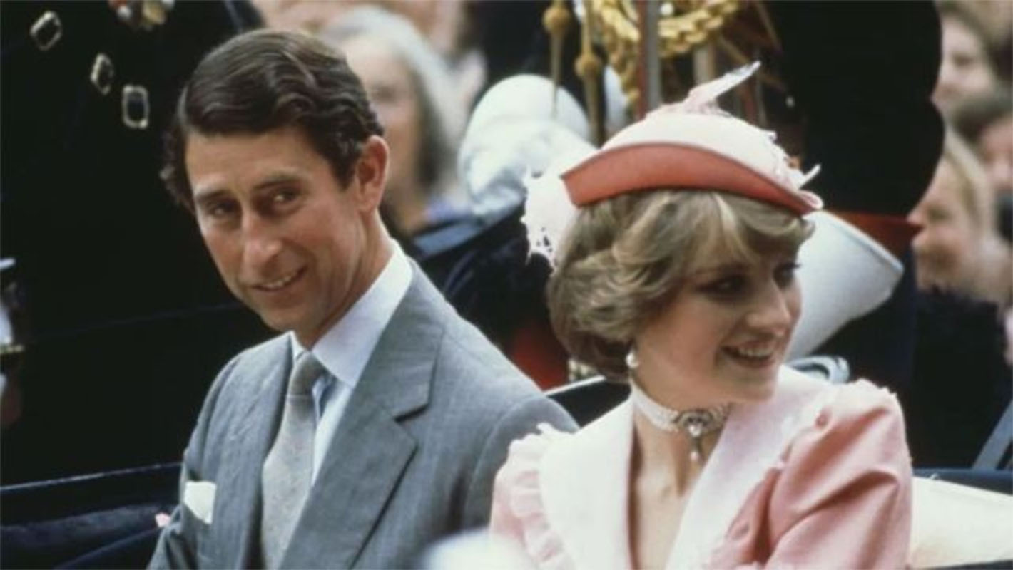 1983年戴安娜带小威廉出访澳洲，母子大出风头，查尔斯沦为背景板