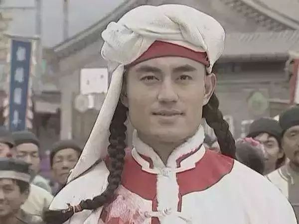 90斤的脸130斤的身材谁懂啊,90斤身材胖脸的女生