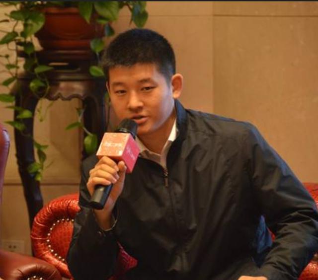 18岁发明万能充获奖被保送清华,18岁保送北大数学天才