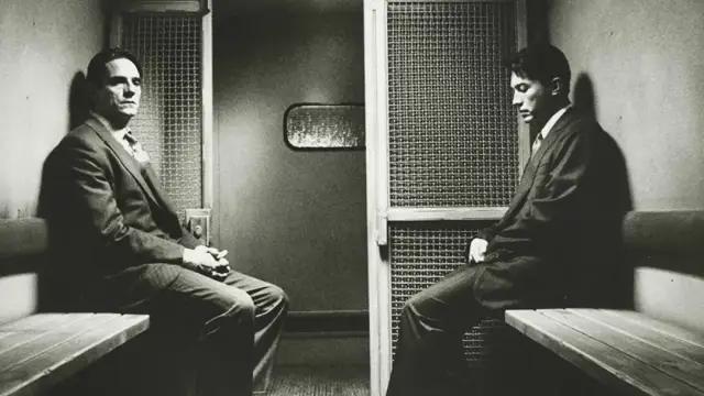 他是《洛丽塔》男主,畸形恋专业户,也是禁欲系不老男神