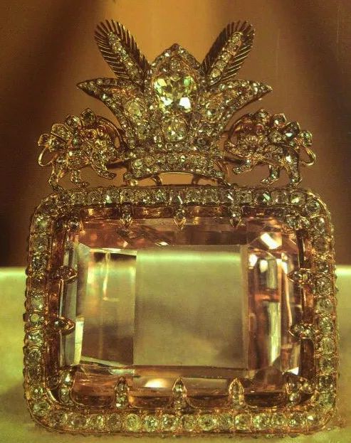 说出三个对中国免签的国家,唯一一个只对中国免签的国家