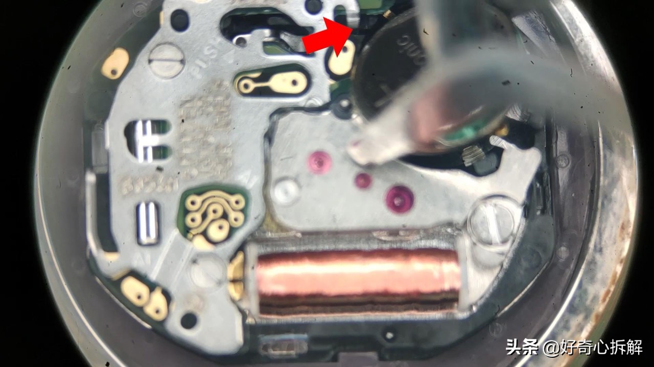 西铁城光动能电池如何正确充电,西铁城光动能手表换电池教程